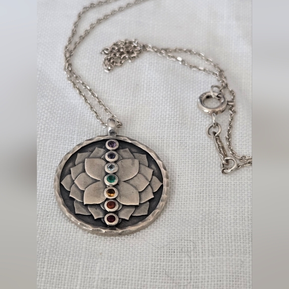 SATYA 925 Real Gems Chakra Pendant Necklace - Picture 10 of 11